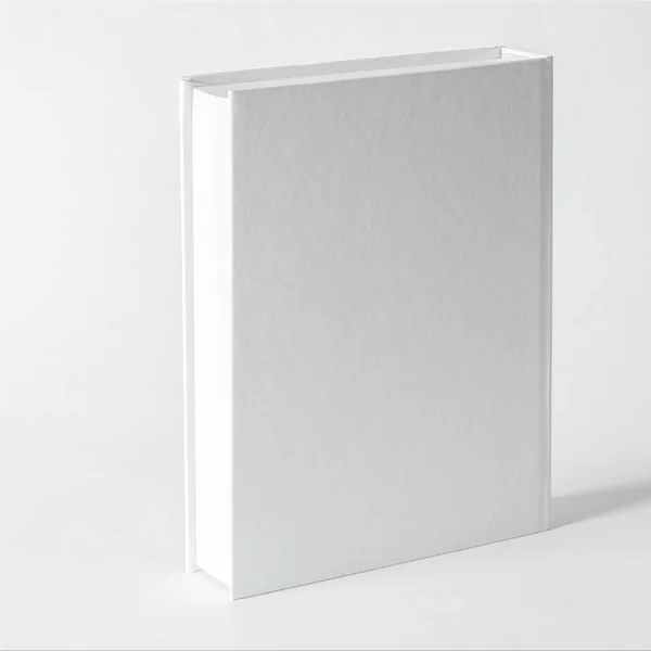 Mockup Livro Quadrado Branco Fechado Fundo Papel Texturizado Branco Modelo — Fotografia de Stock