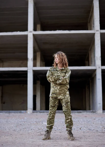 Young Curly Blond Military Woman Wearing Ukrainian Army Military Uniform — Stock Photo, Image