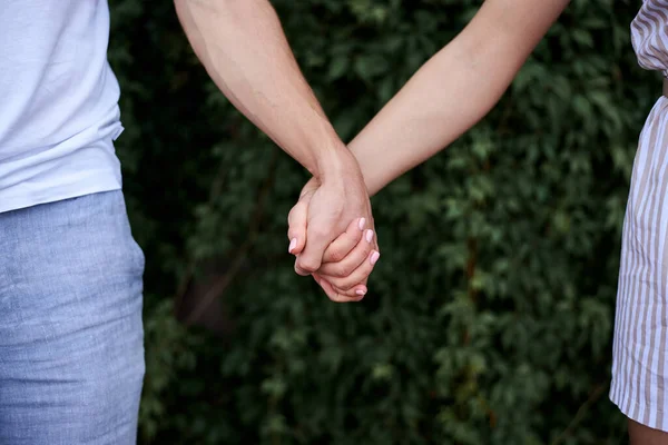 Arms Young Couple Love Embracing Close Picture Romantic Couple Hands — Stock Photo, Image