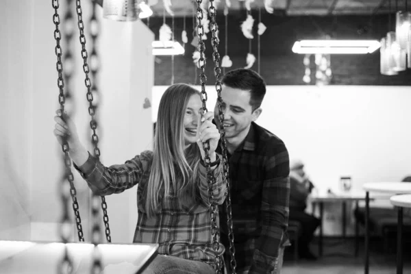 Young Couple Love Wearing Red Checkered Shirts Sitting Swing Coffee — Stock Photo, Image