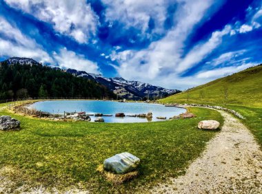 Bavyera 'daki Güzel Dağ Gölü - Oberaudorf