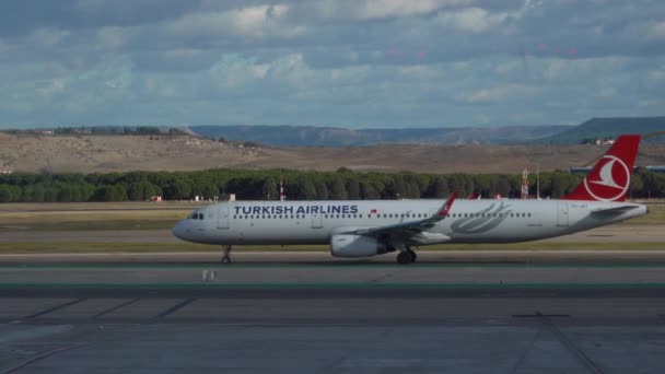 Madrid Espanha Dezembro 2019 Companhias Aéreas Turcas Planas Aeroporto Madrid — Vídeo de Stock