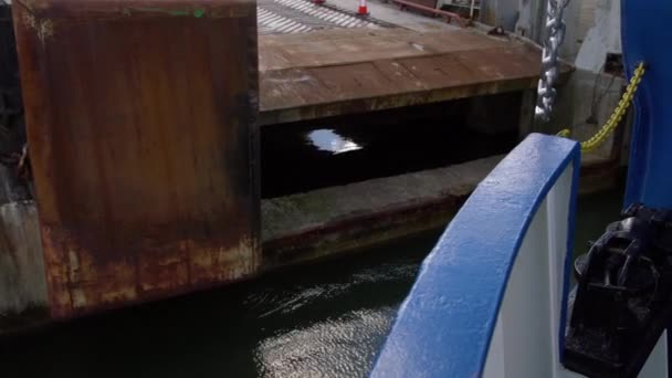 Ferry Parking Dock Shore Taking Ferry Get Other Side Sea — Stok video