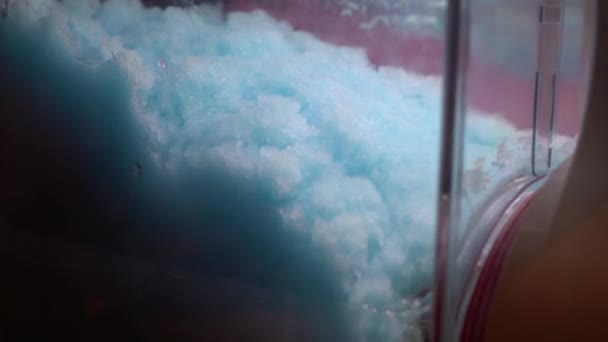 Eiskaltes Sorbet Maschine Zum Mischen Von Fruchtsaft Eisglatter Schneematsch Sommerliches — Stockvideo
