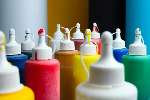Colorful Palette Acrylic Paint Tubes Artist Studio Choosing Different Color — Stock Photo, Image