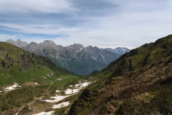 Torondon Dağı Nın Tepesinde Yürüyüş — Stok fotoğraf