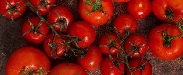 Varios Tomates Rojos Como Grandes Tomates Rojos Cereza Como Fondo — Foto de Stock
