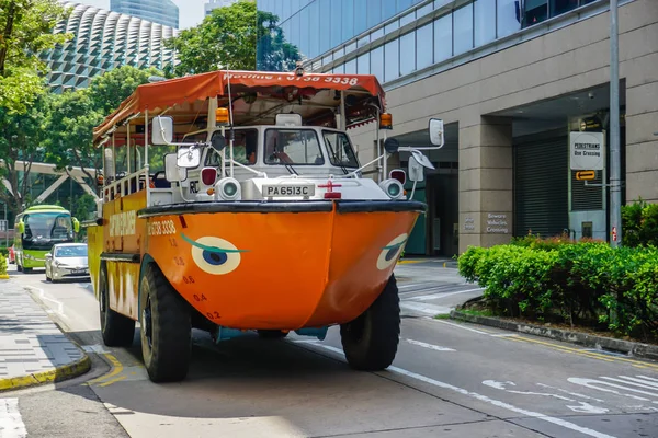Singapore März 2018 Amphibienauto Auf Einer Stadtstraße — Stockfoto