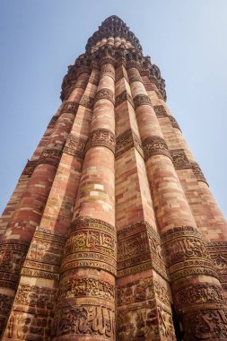 Kutub Minar, dünyanın en uzun tuğla minaresi.