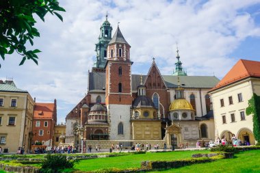 Krakow, Polonya - 21 Temmuz 2018: Aziz Stanislaus ve Wenceslas Katedrali