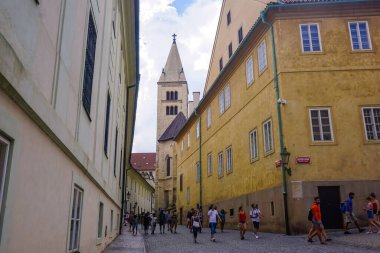 Prag, Çek Cumhuriyeti - 28 Temmuz 2018: Prag Kalesi topraklarında mimarlık