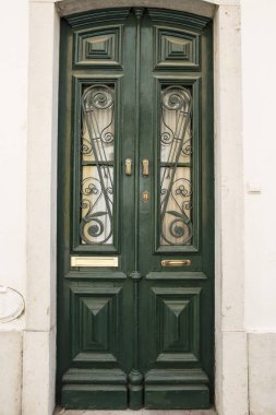 eski yeşil kapı