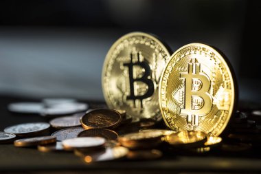 iki altın bitcoin cryptocurrency