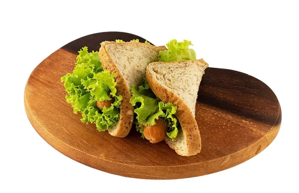 Sándwich de pan integral con salchicha — Foto de Stock