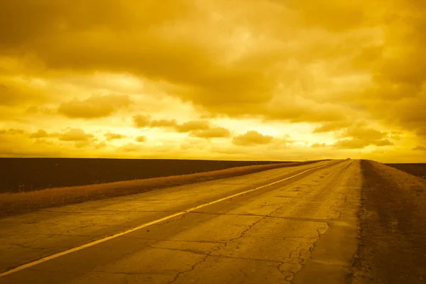 Route Asphaltée Entre Dans Horizon Ciel Gris Automne Lourd Par — Photo