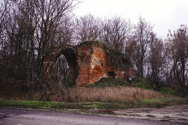Die Ruinen Des Alten Historischen Baudenkmals Aus Rotem Backstein Trüben — Stockfoto