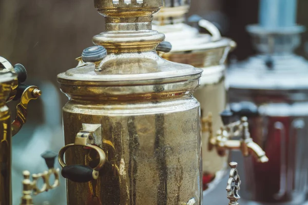 Old Vintage Copper Russian Samovar Tea Brewing Tea Drinking — Stock Photo, Image