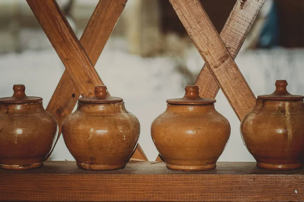 Row Clay Pots Lids Shelf Rustic Peasant Dishes — Stock Photo, Image