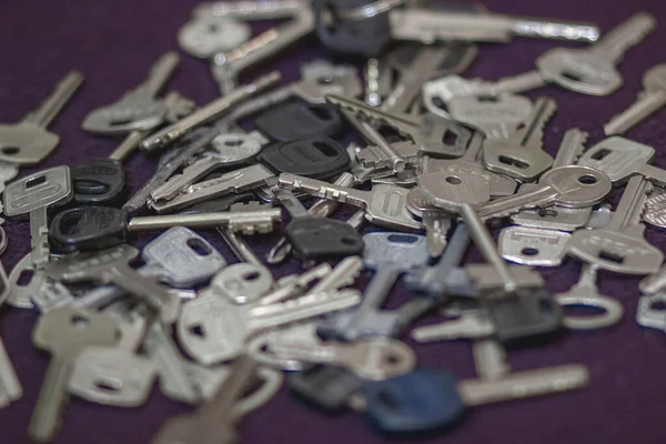 Een Set Van Verschillende Metalen Sleutels Van Geheime Sloten — Stockfoto