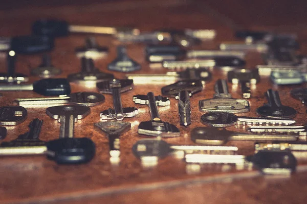 Ένα Σύνολο Διαφορετικών Μεταλλικών Κλειδιών Από Μυστικές Κλειδαριές — Φωτογραφία Αρχείου