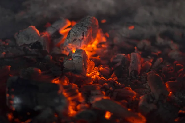 Glowing Red Hot Coals Fire Home Fireplace — Stock Photo, Image