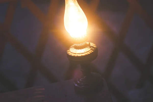 Starý Starožitný Vinobraní Petrolej Železo Retro Lampa Skleněným Stínem Hořícím — Stock fotografie