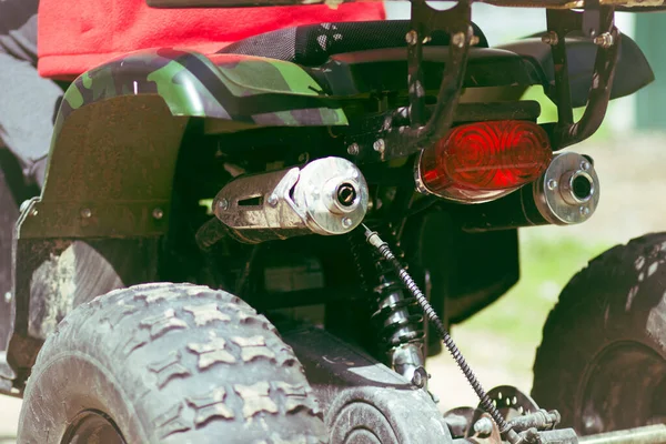 Petit Cavalier Casque Sur Quad — Photo