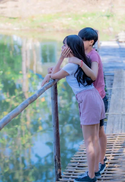 Aantrekkelijke Jonge Aziatische Vrouwen Lgbt Lesbische Paar Momenten Romantisch Geluk — Stockfoto