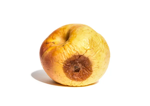 Rotten apple på vit bakgrund — Stockfoto