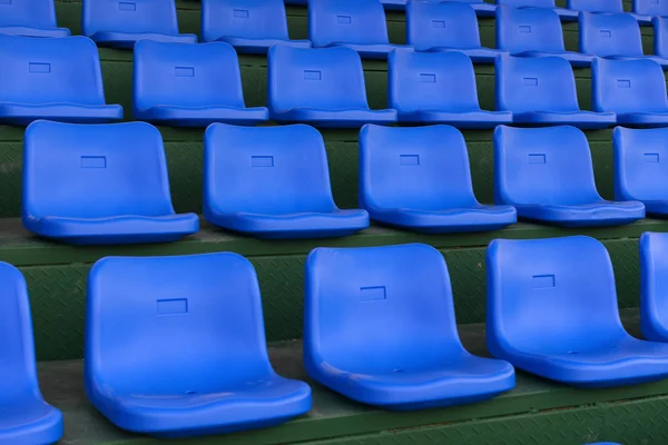 Linhas de assentos de estádio azul — Fotografia de Stock