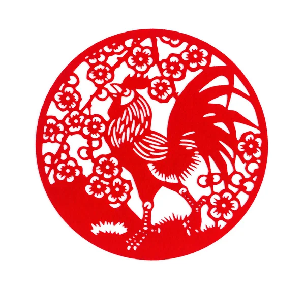 Červený kulatý tvar ploché papír řezaný na bílém jako symbol čínského nového roku 2017 kohout — Stock fotografie