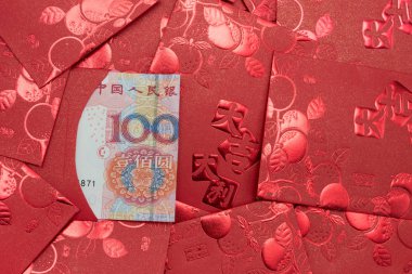 Çin kağıt para ile kırmızı cepler