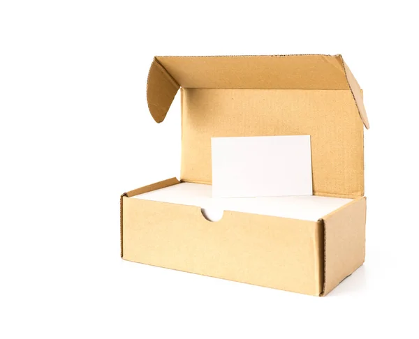 Schachtel mit Visitenkarten mit einer leeren, gut für Text und Logo, steht oben auf weiß — Stockfoto