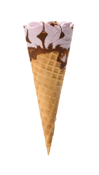 Cono de helado de sabor vainilla sobre un fondo blanco —  Fotos de Stock