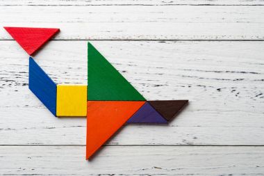 bir uçak şeklinde ahşap tangram