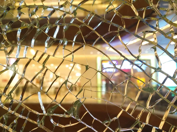 morden alışveriş merkezi seçici odak kırık cam bariyer