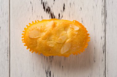 Üstten Görünüm ince ev yapımı kek ahşap arka plan üzerinde