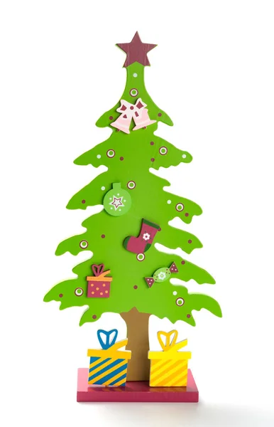 Fiktivní zelený vánoční strom dekorace a současné krabic na bílém — Stock fotografie