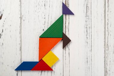 Bir kanguru şeklinde ahşap tangram