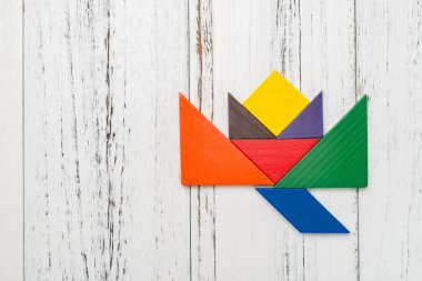 kopya alanı ile bir lotus şeklinde ahşap tangram