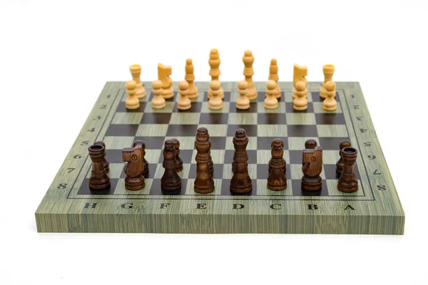 Schachbrett Mit Schachfiguren Auf Weiß — Stockfoto