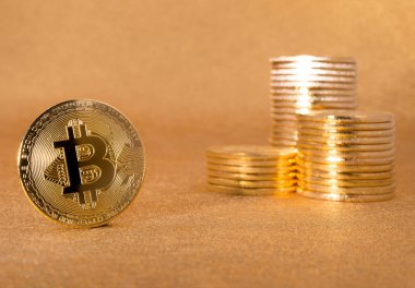 bir bitcoin önünde geri bazı diğerlerinde ile