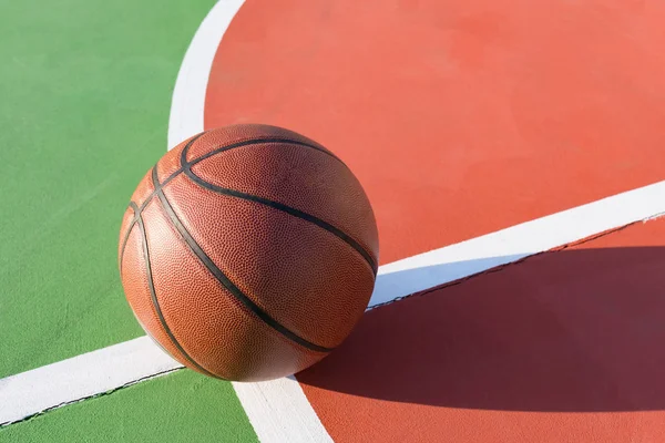 Basket Ball Sur Terrain Jeu Dans Une Journée — Photo