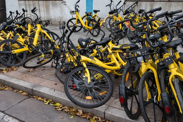 Zhongshan Guangdong China Mar 2018 Bicicletas Compartidas Dejen Lado Carretera — Foto de Stock