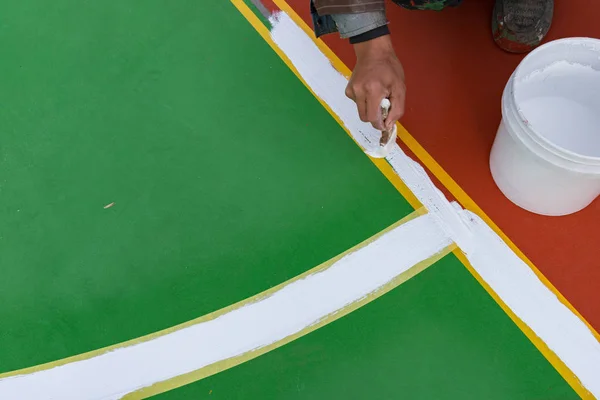 Worker Painting Sideline Floor Outdoor Stadium — Stock Photo, Image