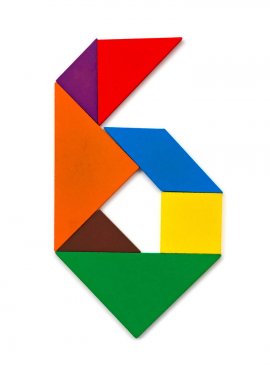 Beyaz bir sayı 6 şeklinde ahşap tangram