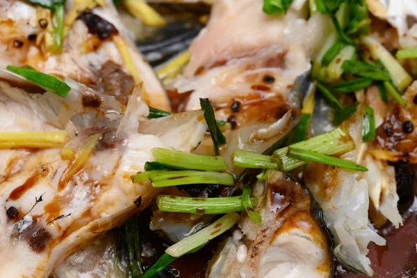 Fresh Steamed Fish Covered Herbs Onions Sauce — Stock Photo, Image