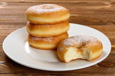 Isırıklı donutlar.