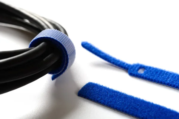 Cravate Câble Velcro Bleu Câble Sur Blanc — Photo