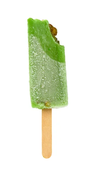 Popsicle Haricot Vert Avec Quelques Bouchées Sur Fond Blanc — Photo